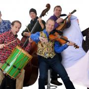 Maddy Prior & The Carnival Band. Picture: Mwldan