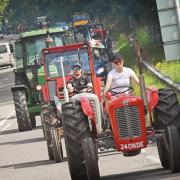 The huge convoy of tractors a they travelled along Cardigan bypass for Saturday's shindig.
