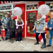 Home sweet home! Town mayor Cllr Sian Maehrlein was among those who welcomed Yum Yum back to Pendre.