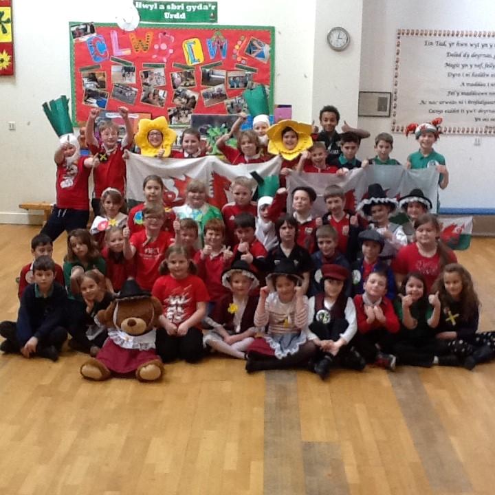 St Dogmael's Primary School pupils from Key Stage 2 celebrating St David's Day