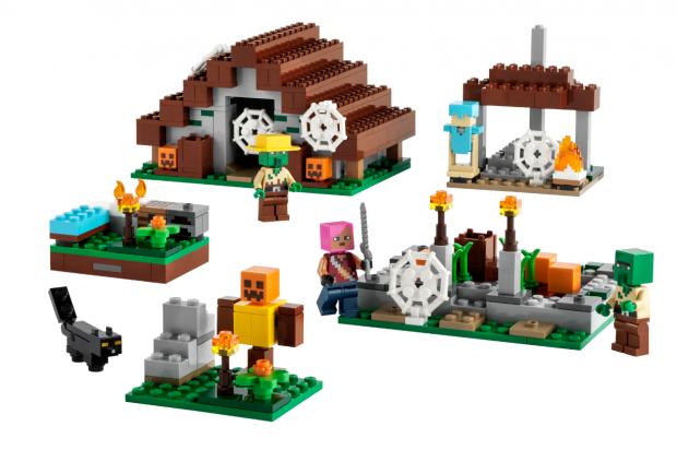 Tivyside Advertiser: LEGO® Minecraft® The Abandoned Village. Credit: LEGO
