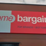 Plans to build a Home Bargains discount store in the centre of Cardigan, with the promise of 100 new jobs, have been given the go-ahead.